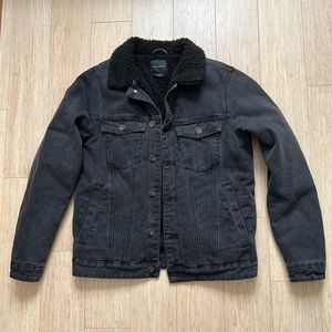 Cotton On men’s sherpa denim jacket in black. 100% genuine Cotton On brand.